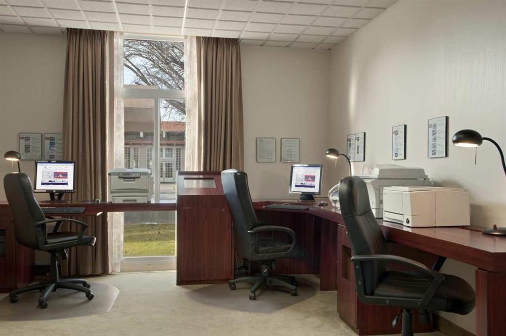 Hilton Oakland Airport Hotel Facilities photo
